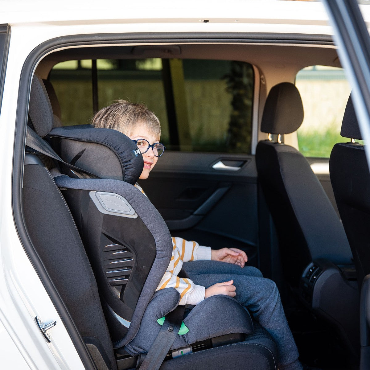 Niu – Silla de auto i-size bebé AIRON - Asiento Infantil con Base ISOFIX Integrada – Silla Universal ajustable y reclinable