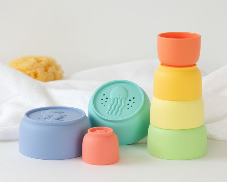 Juego de 7 cubos apilables de silicona Kiokids