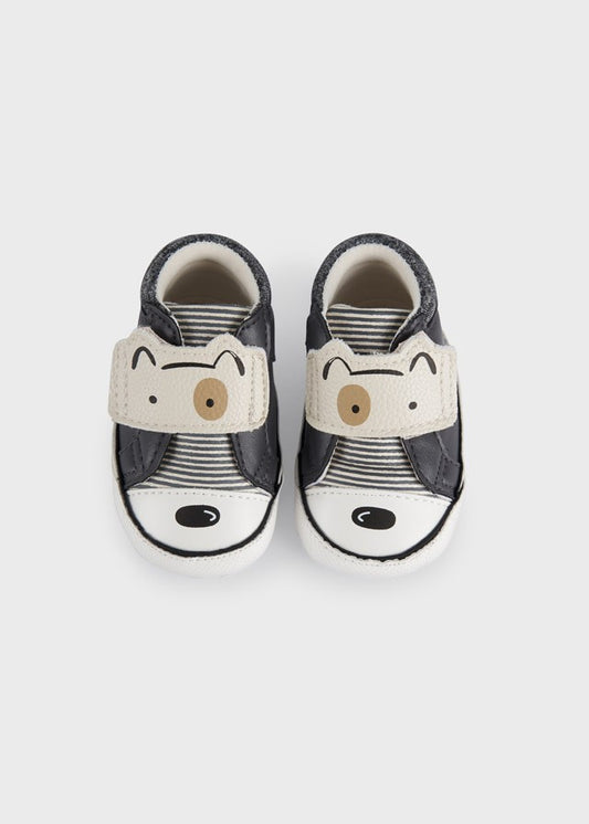 Treinadores de cães infantis municipais