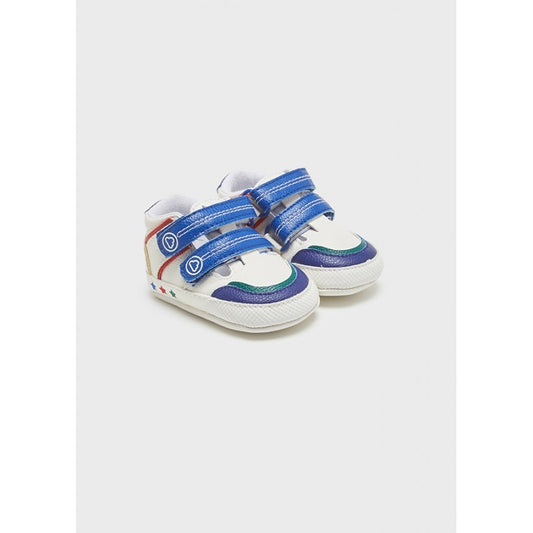 Tênis semiaberto com velcro Mayoral