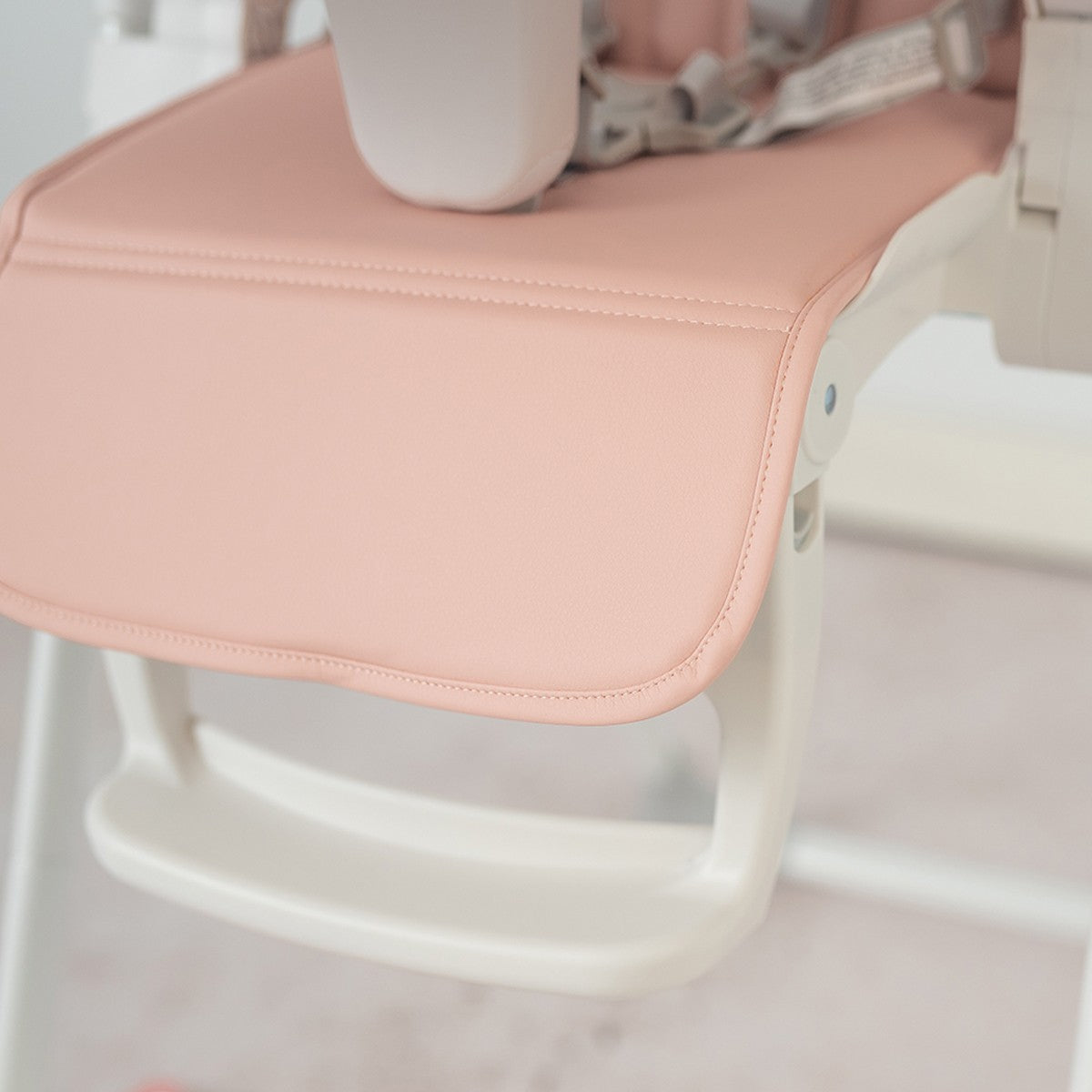 Olmitos – Trona bebe ligera multi posiciones – Asiento regulable con bandeja extraíble – Incluye ruedas y fácil plegado