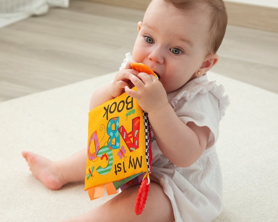 Libro Textil Infantil de Juguete Actividades con Letras de Kiokids