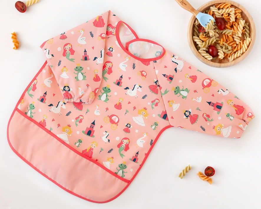 Babero impermeable con mangas de Kiokids