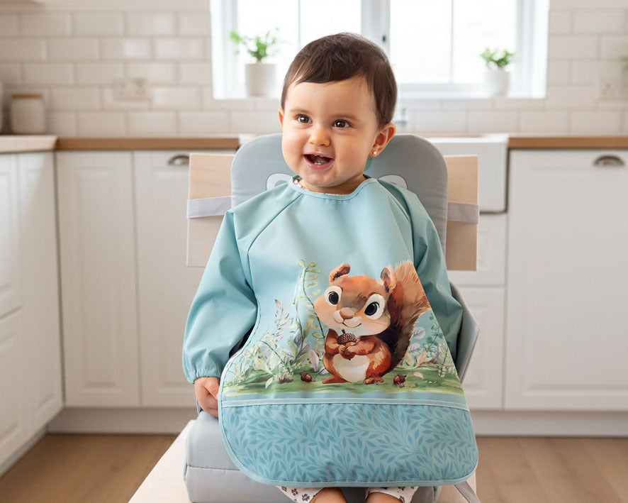 Babero Impermeable Ardilla Con Mangas de Kiokids
