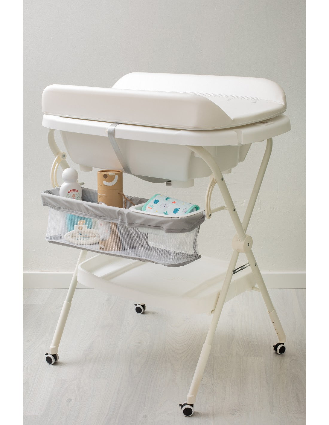 Bañera con Cambiador+Patas Modelo Estrellas Interbaby