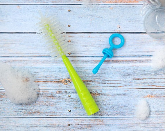 Cepillo Limpia Biberones Silicona de Kiokids