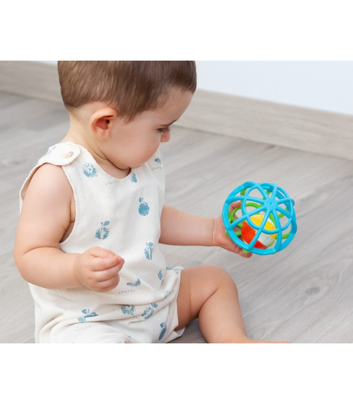 Pelota sonajero blandito con luz y sonido de Kiokids